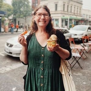 Meet your Posher, Rachelle